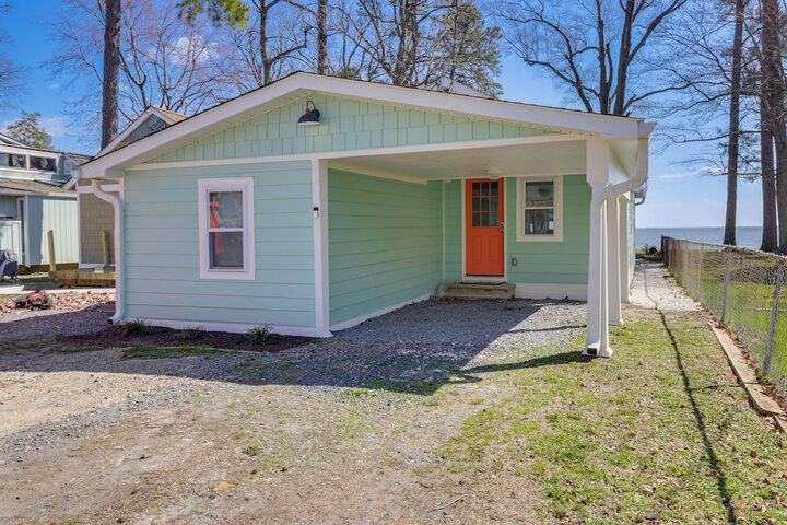 Bayfront Maryland Retreat w / Deck Near Beaches!