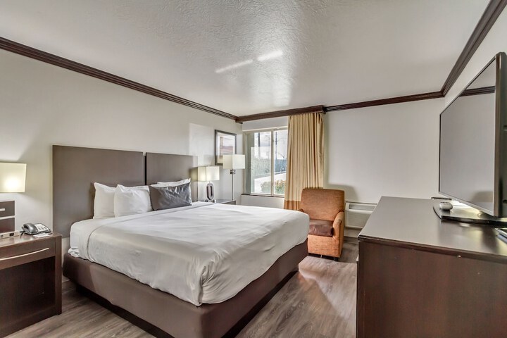 Room 50 of 103