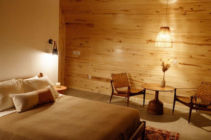 Room 5 of 10