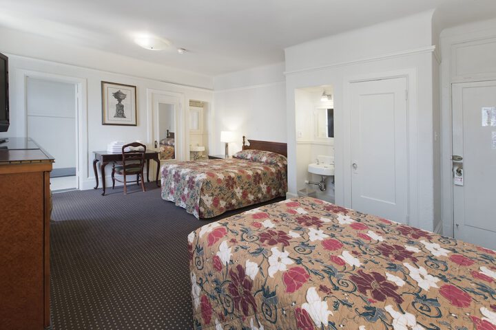 Aida Plaza Hotel