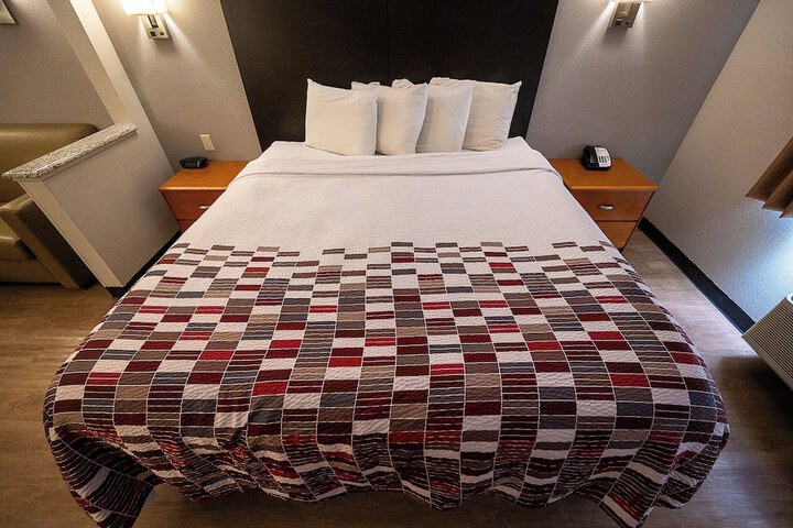 Red Roof Inn & Suites Danville IL