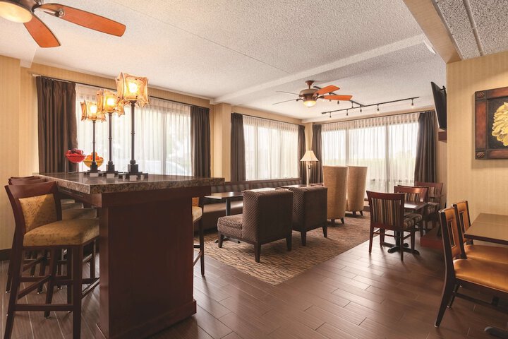 Hotel Interior 6 of 24