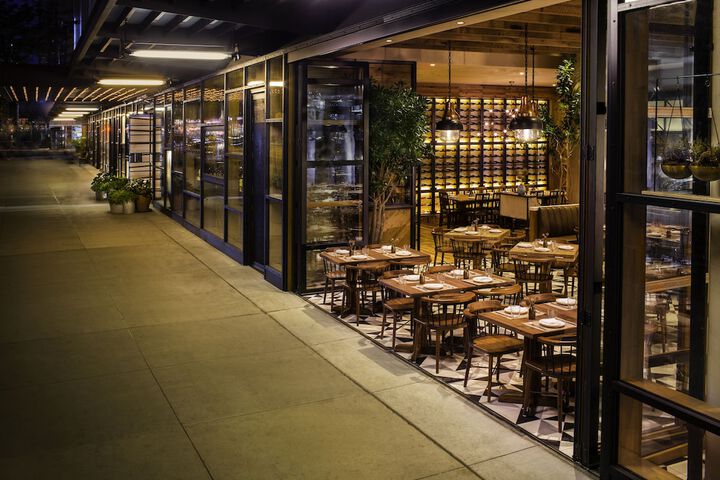 Dining 58 of 64