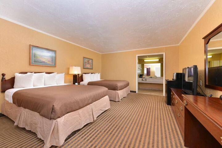 Room 7 of 11