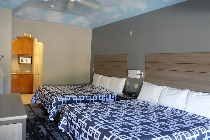 Room 8 of 16
