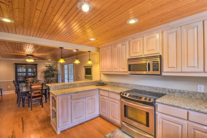 Serving Southern Charm at This Clarkesville House!
