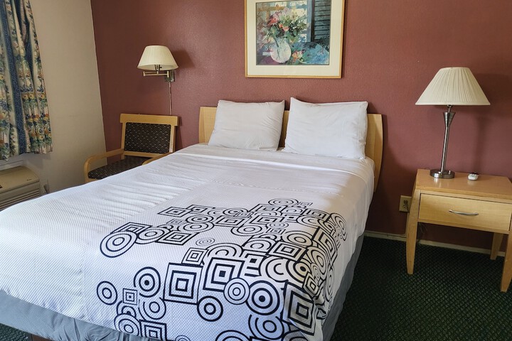 Room 26 of 33