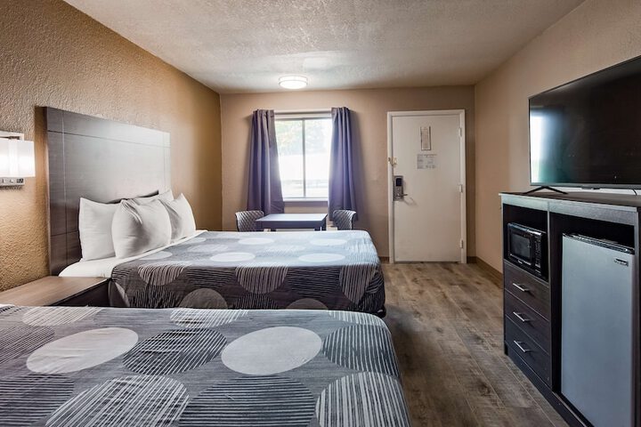 Room 15 of 25