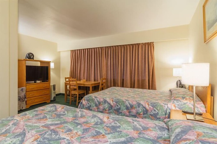Room 51 of 77