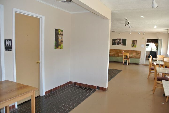 Vino Inn & Suites
