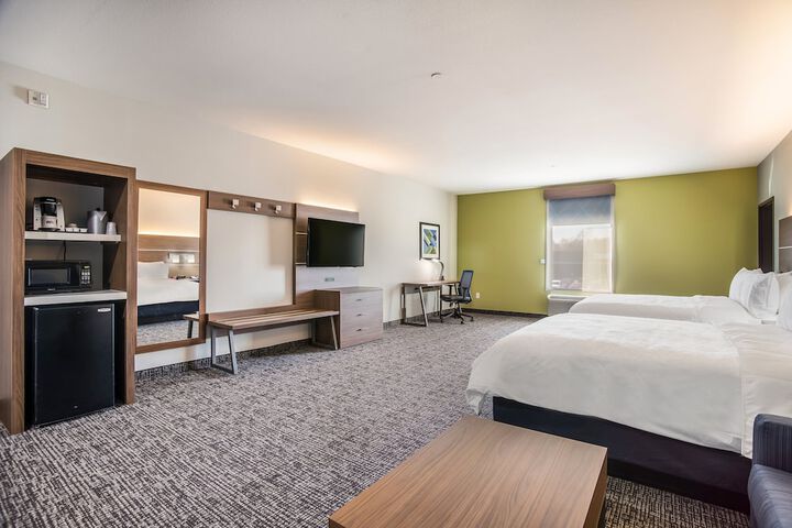 Room 33 of 46