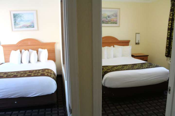 Room 18 of 76