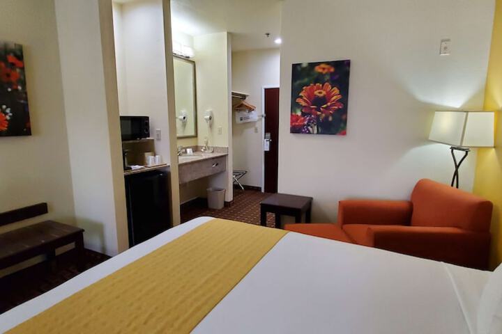 Best Western Executive Inn & Suites