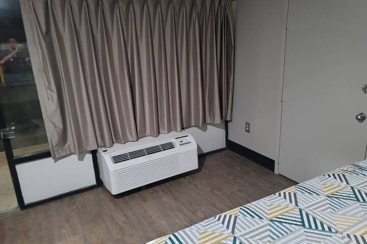 Room 16 of 19