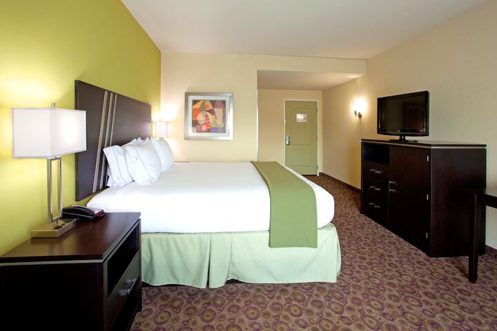 Room 10 of 39