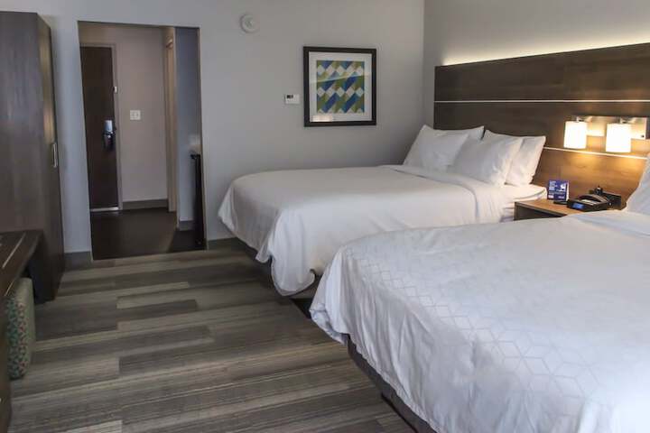 Room 10 of 37