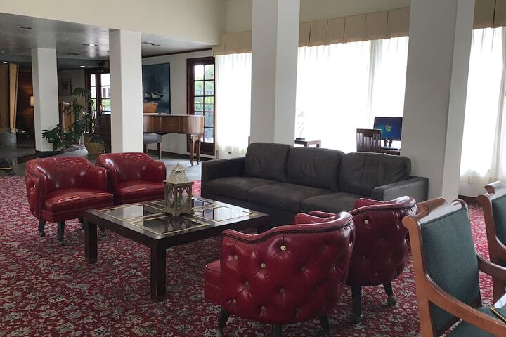 Hotel Interior 10 of 33