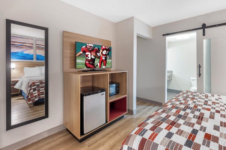 Room 13 of 36
