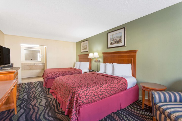 Room 22 of 48