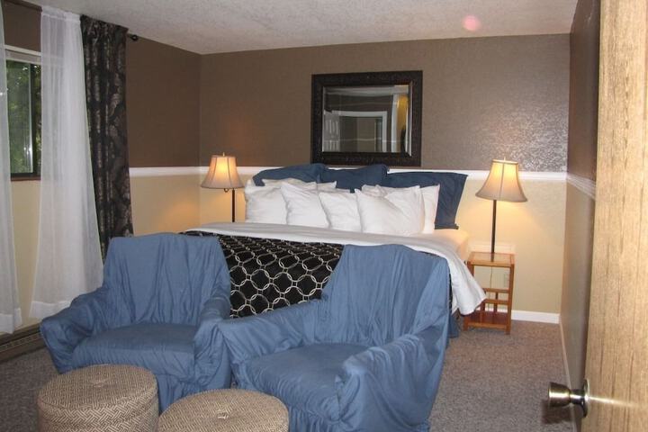 Room 8 of 35