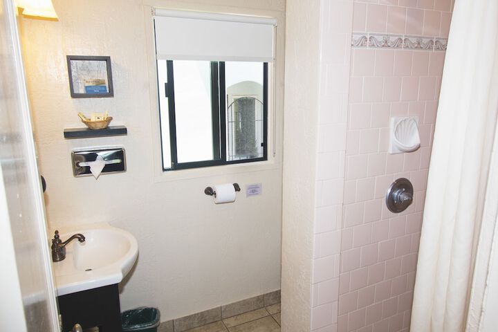 Room 28 of 117