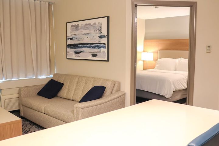 Room 60 of 78