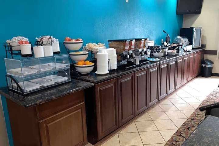 Breakfast/Coffee Service 17 of 20