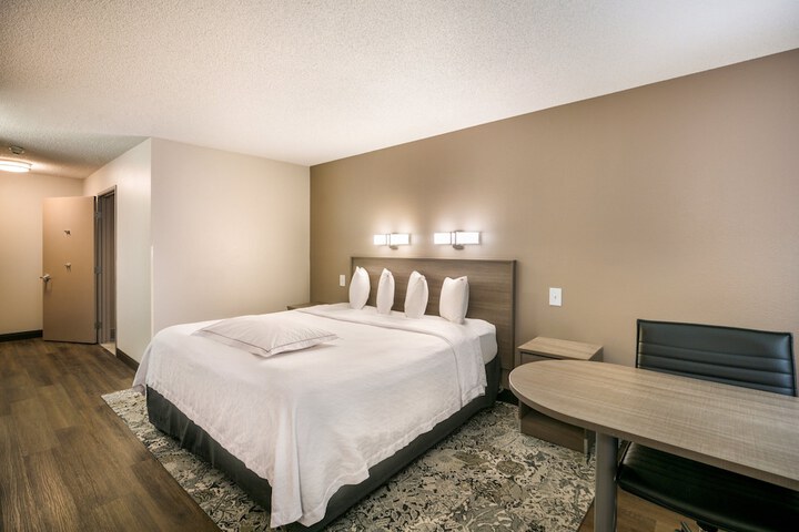 Room 21 of 37