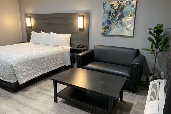Room 28 of 46