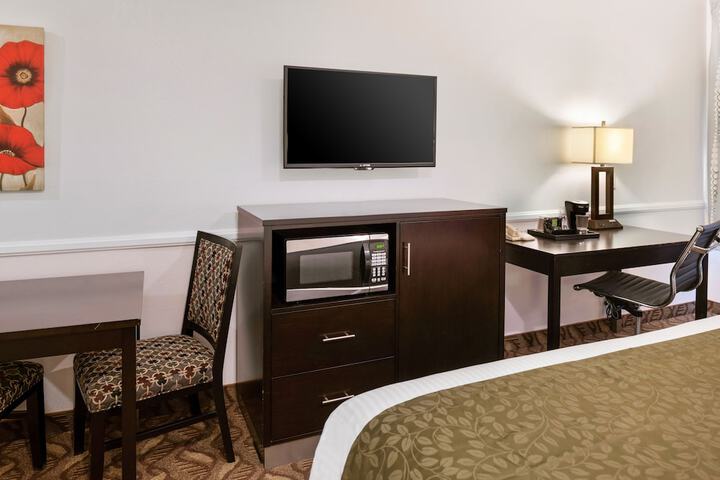 Room 21 of 34