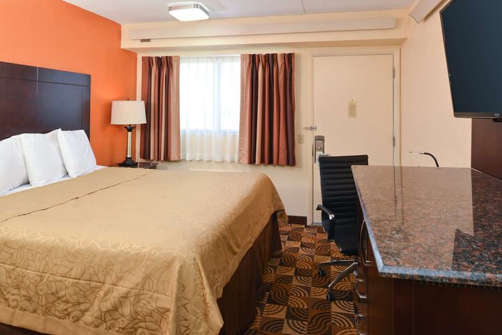 Room 20 of 33