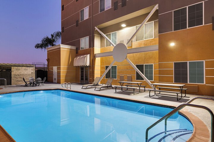 Pool 12 of 52