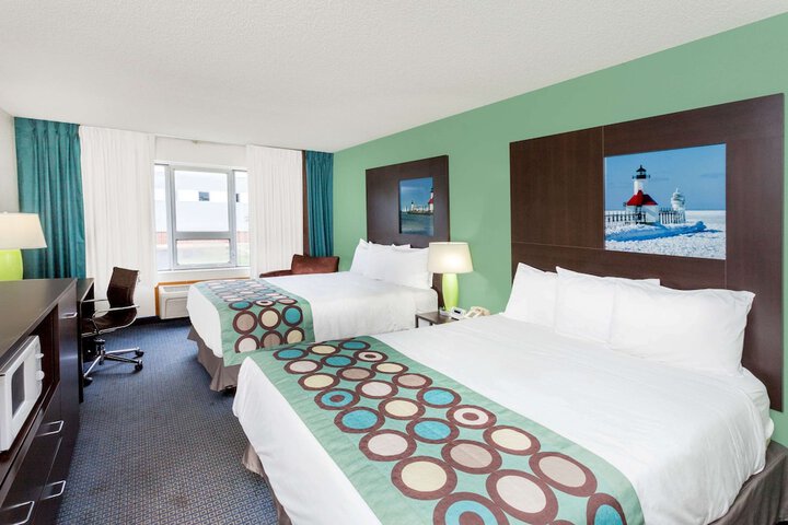 Super 8 by Wyndham Stevensville / St. Joseph