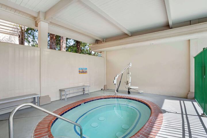 Best Western Plus Black Oak