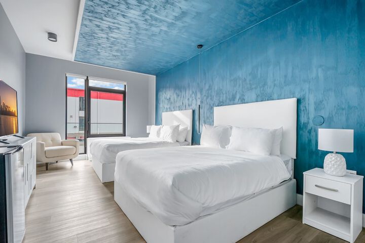 Global Luxury Suites at the Arches