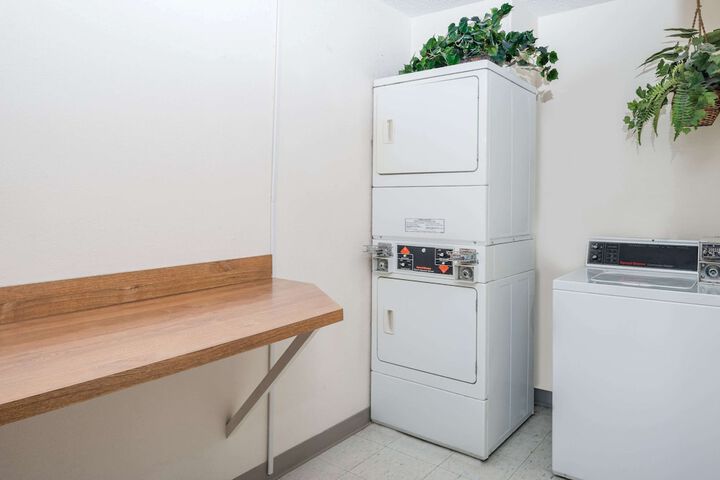 Room 9 of 17