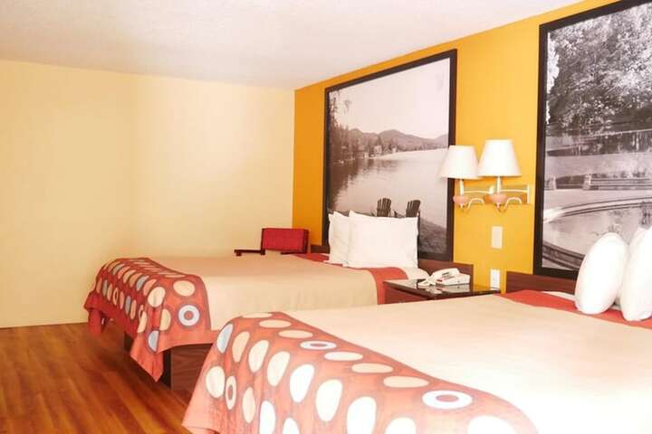 Room 6 of 16