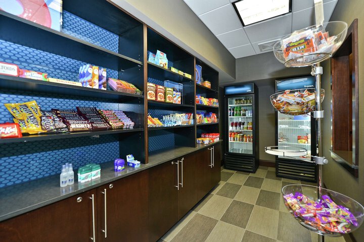 Hampton Inn & Suites Greensboro / Coliseum Area