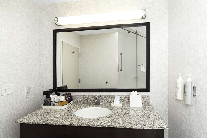 Hampton Inn & Suites Raleigh Downtown