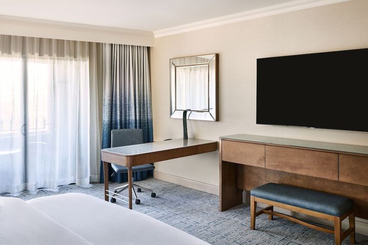 Room 83 of 147