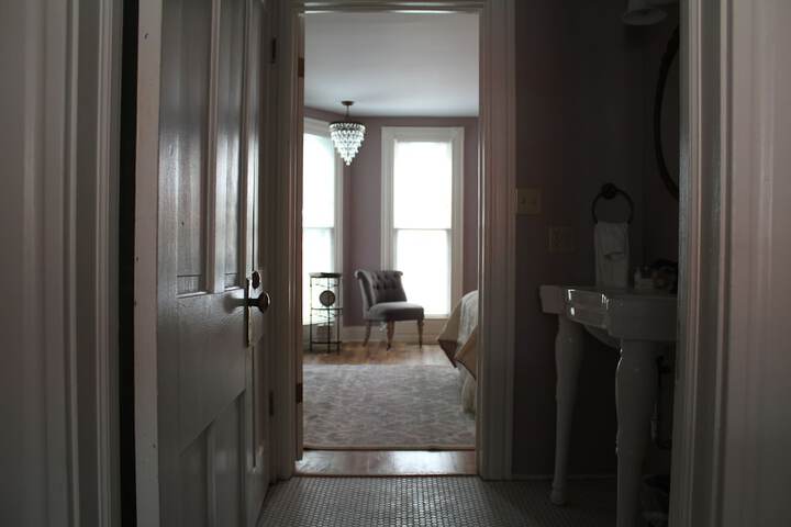 Room 37 of 121