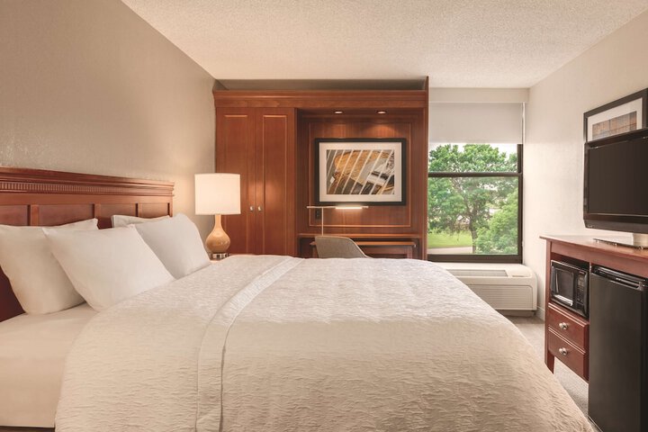 Room 10 of 24