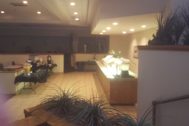 Salina Ambassador Hotel and Conference Center