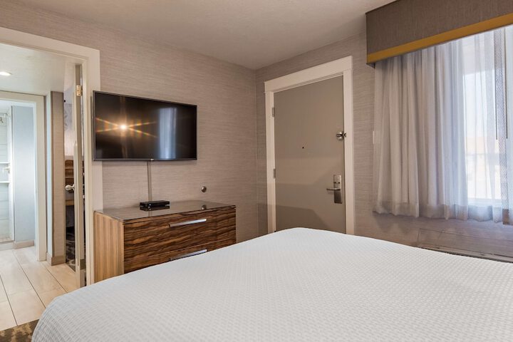Room 28 of 32