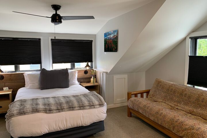 Room 28 of 64