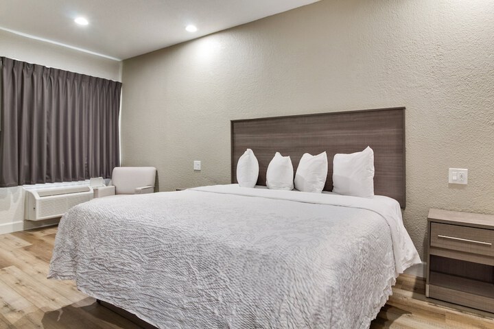 Room 21 of 35