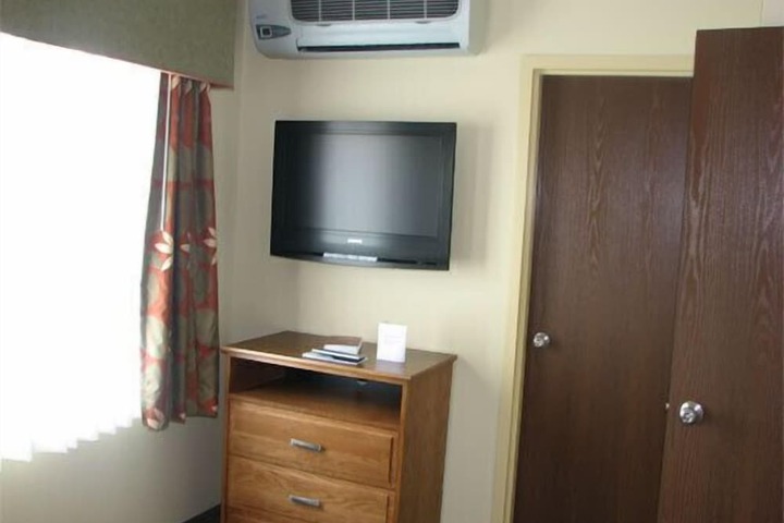 Randolph Inn and Suites