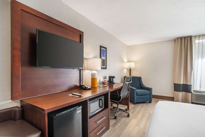 Room 30 of 67