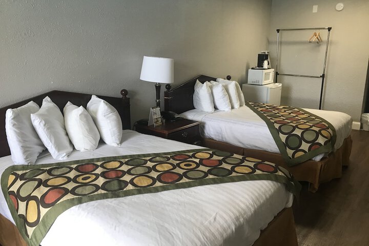 Room 13 of 35