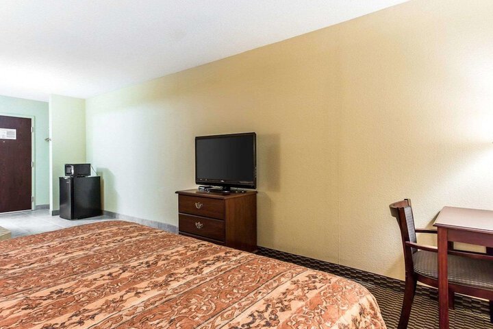 Room 33 of 44